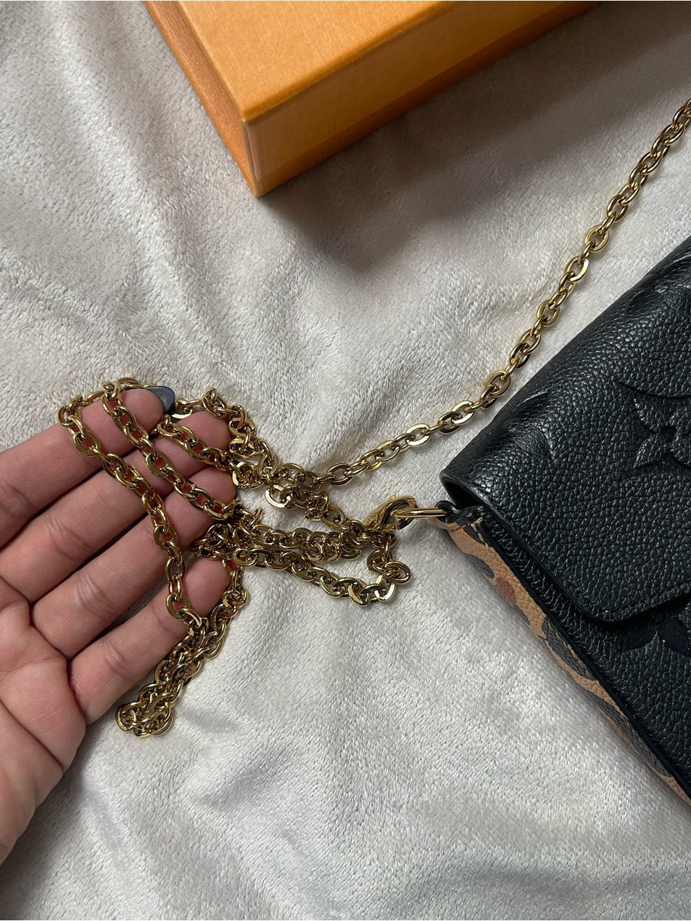 LV Félicie leather crossbody bag in rare leopard print - Picture 8 of 8